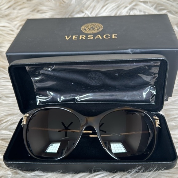 Brand new Versace Havana sunglasses - Picture 8 of 9